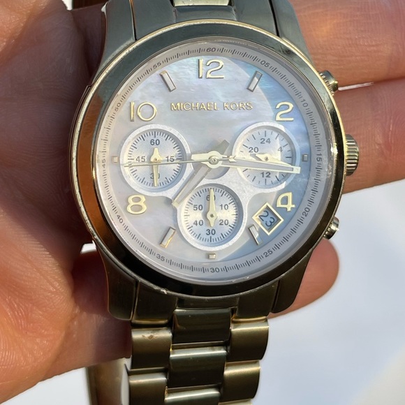 Michael Kors NEW BATTERY Gold Watch Mother of Pearl MK-5305 Runway Chronograph - Picture 4 of 15
